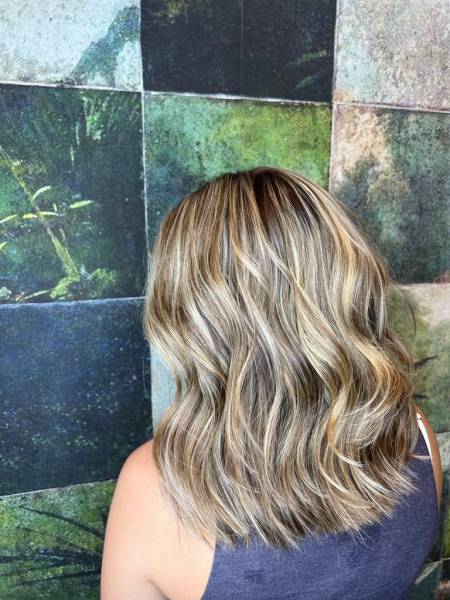 Balayage blond prêt de Toulon